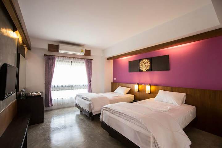 Room 4 of 48