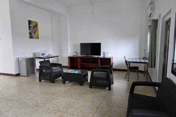 Room 6 of 7