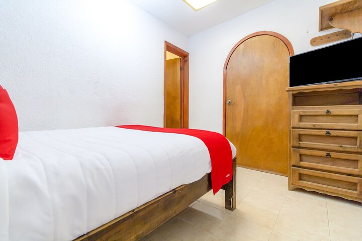 Room 18 of 25