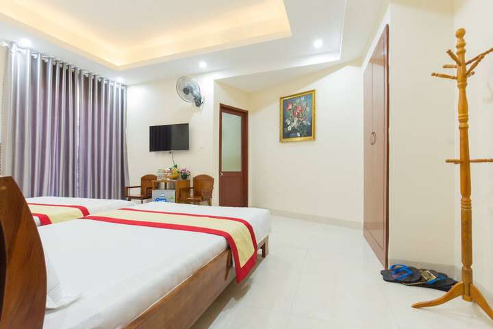 Room 4 of 28