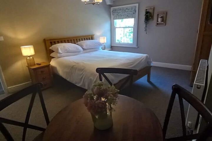 Room 3 of 34