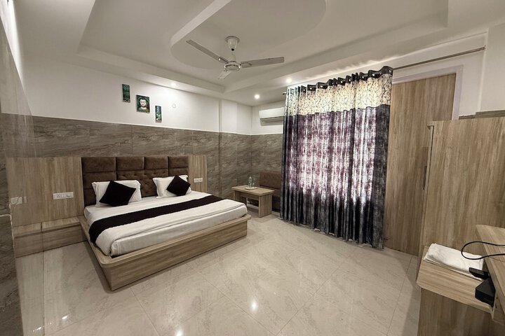 Room 12 of 29
