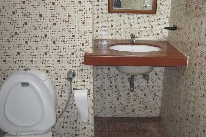 Room 16 of 30