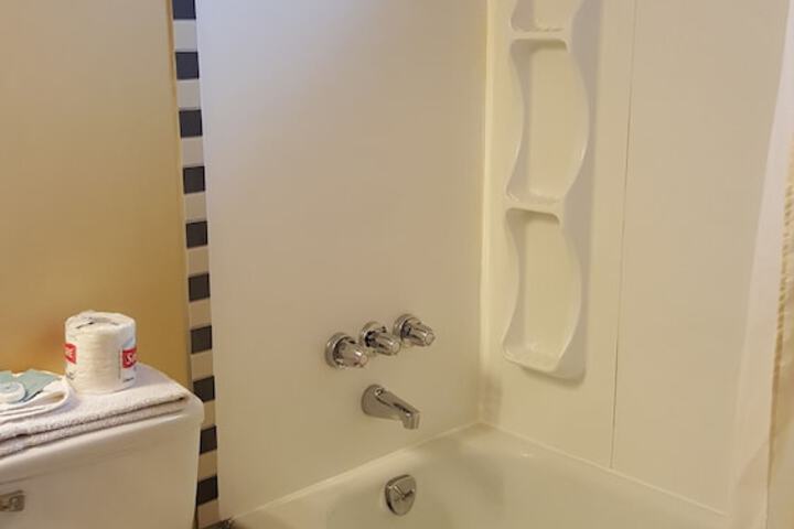 Room 3 of 27