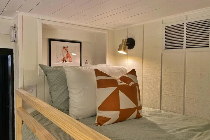 Room 2 of 22