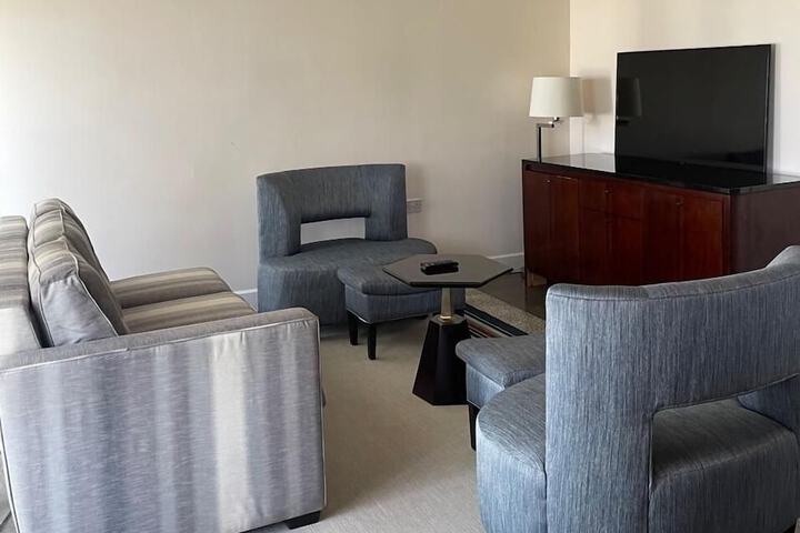 Room 61 of 86