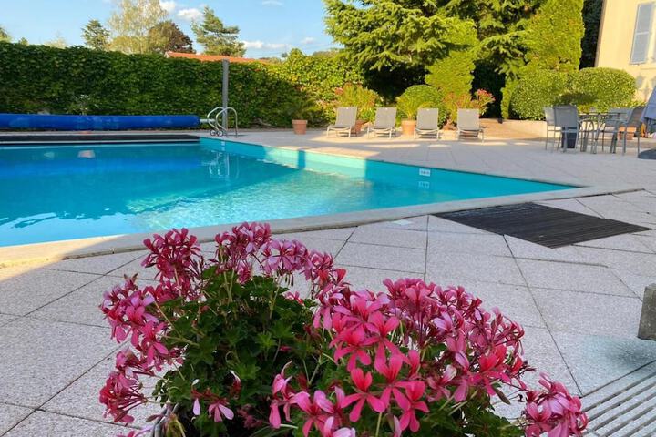 Pool 18 of 49