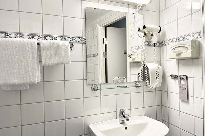 Room 14 of 26
