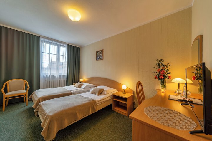 Room 5 of 38