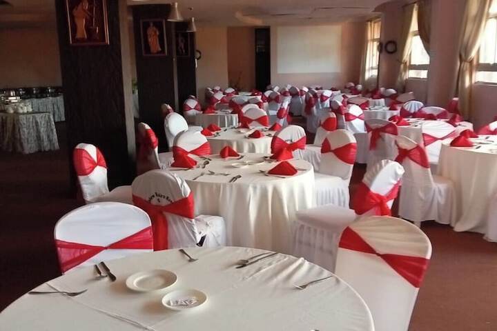 Ballroom/Hall 45 of 54