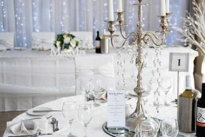 Ballroom/Hall 25 of 28