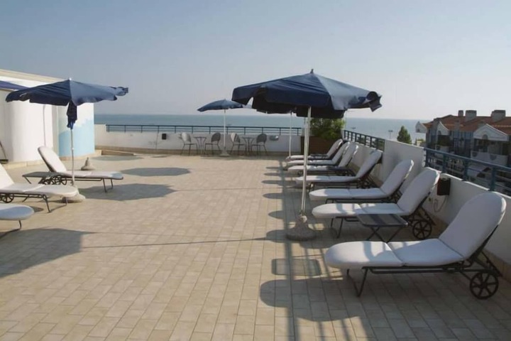 Sundeck 36 of 41