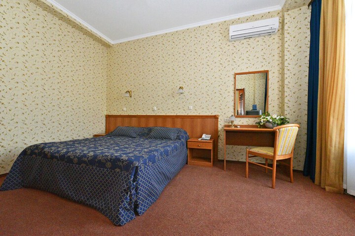 Room 7 of 97