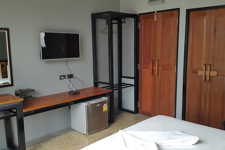 Room 5 of 14