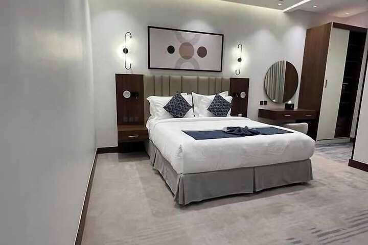 Room 5 of 38