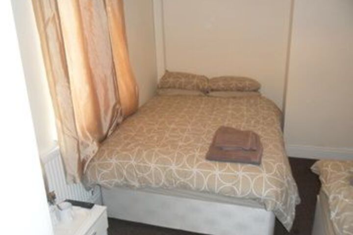 Room 12 of 24