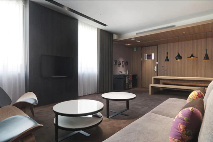 Room 15 of 41