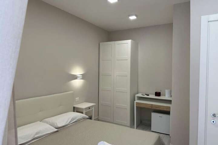 Room 34 of 60