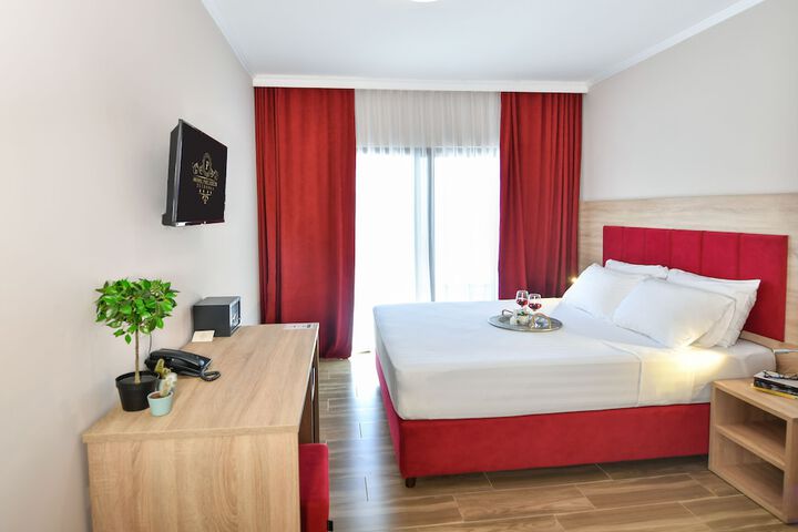 Room 4 of 60