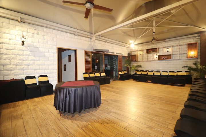 Ballroom/Hall 46 of 68
