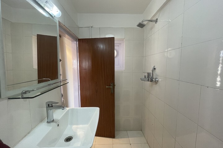 Room 52 of 66