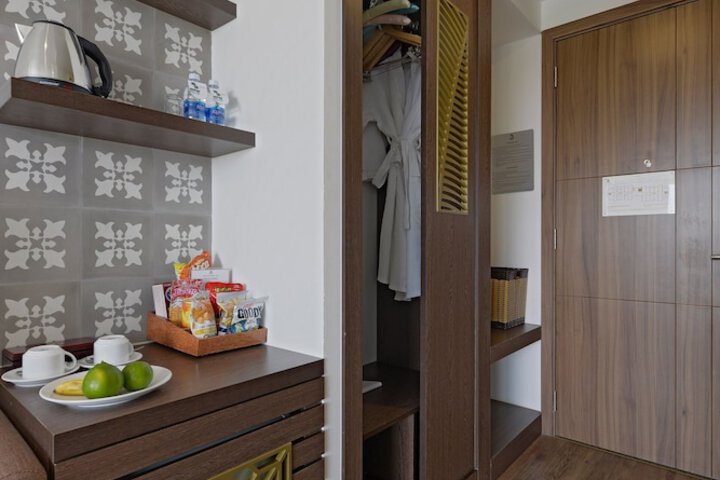 Room 28 of 140
