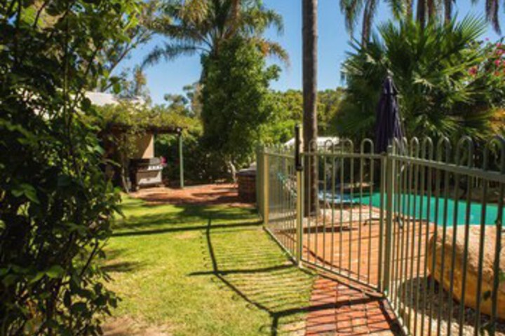 Property Grounds 16 of 22