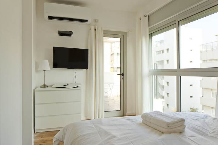 Room 3 of 15