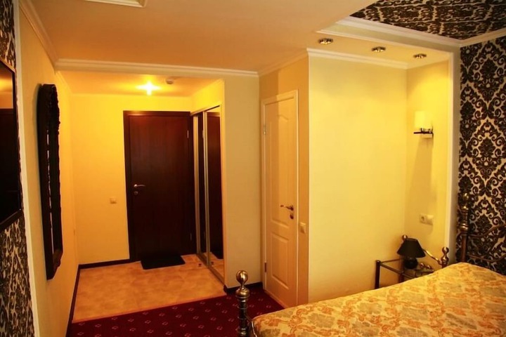 Room 28 of 48