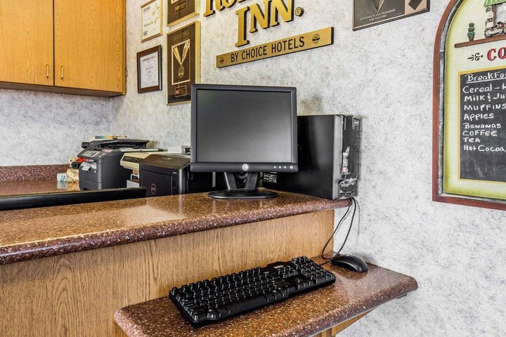 Business Center 21 of 25