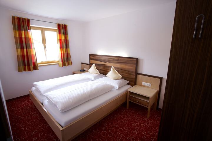Room 3 of 26