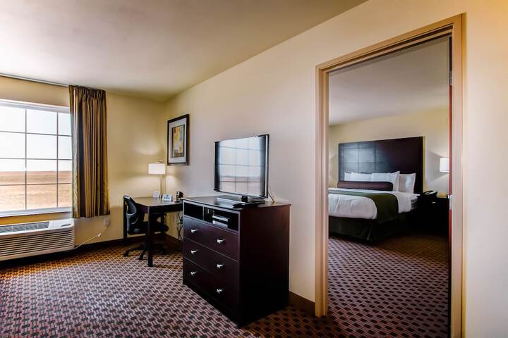 1 King Bed Suite (7 of 7)