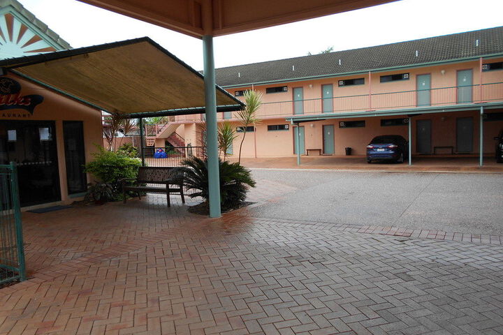 Property Grounds 26 of 29