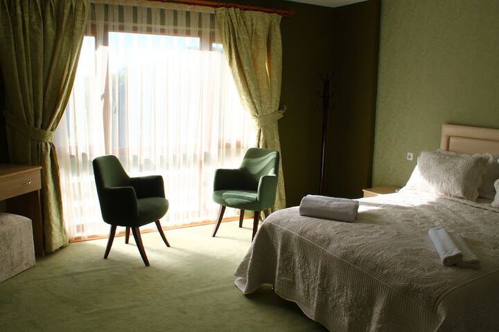 Room 6 of 29