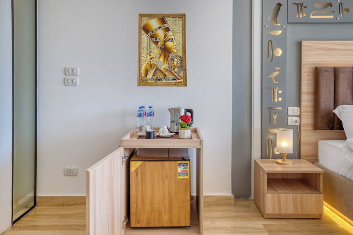 Room 3 of 32