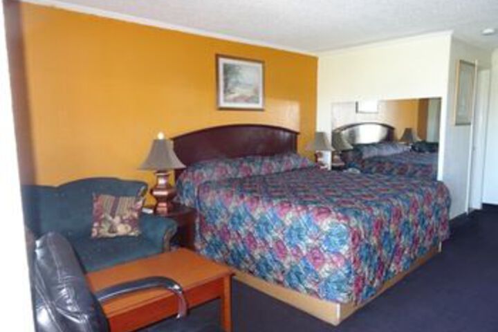Room 5 of 11