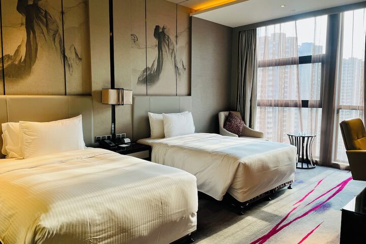 Room 13 of 43