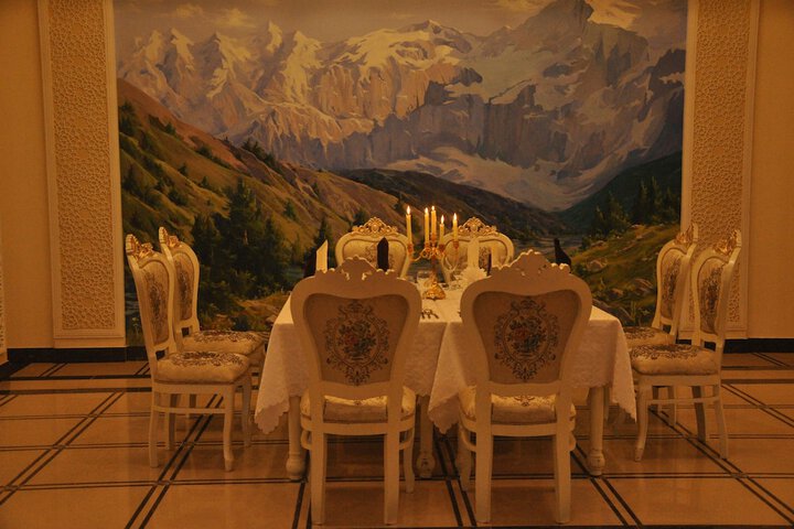 Dining 26 of 31