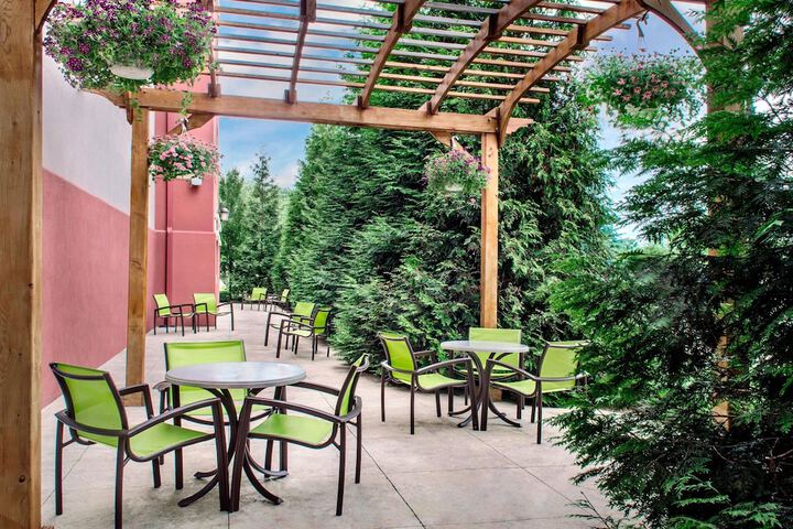 Terrace/Patio 16 of 17