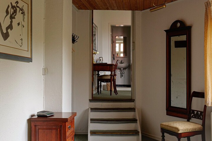 Room 55 of 214