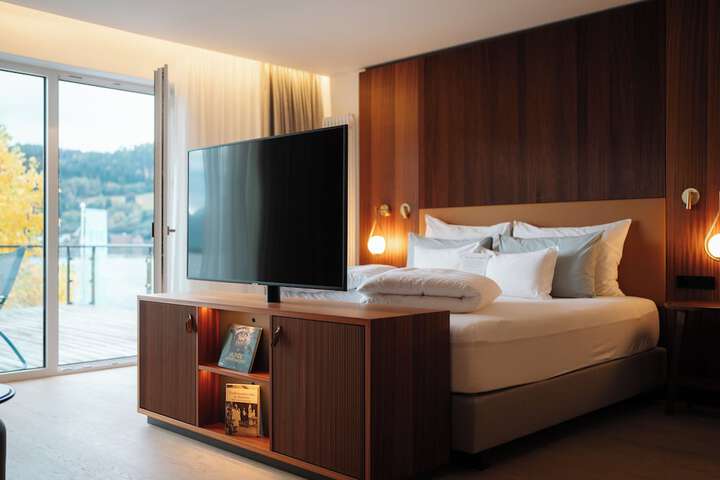 Room 25 of 100