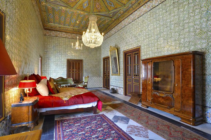 Room 11 of 42