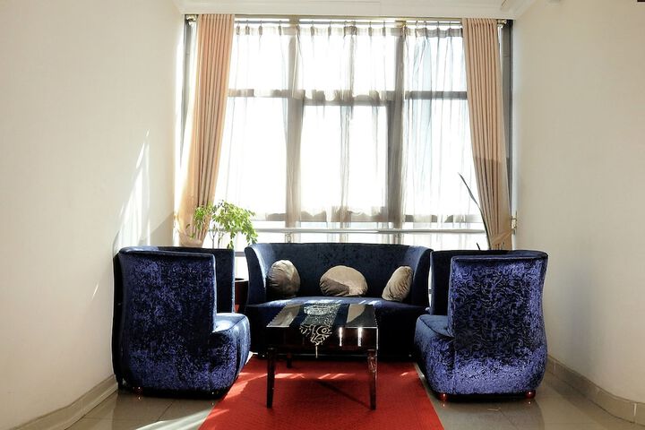 Room 9 of 27