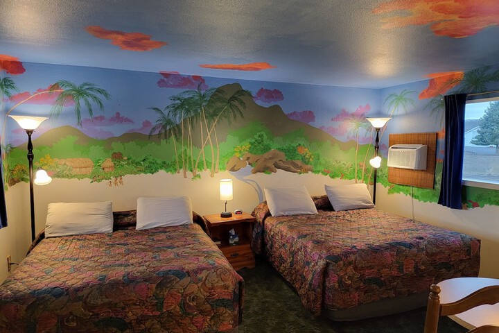 Room 5 of 12