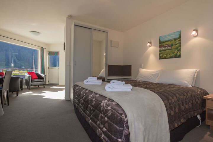Room 10 of 73