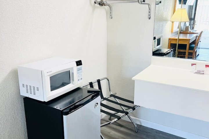 Room 4 of 26