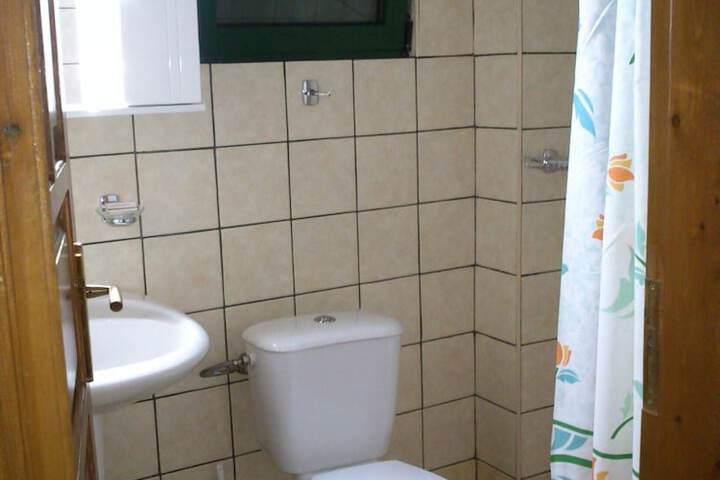Room 15 of 37