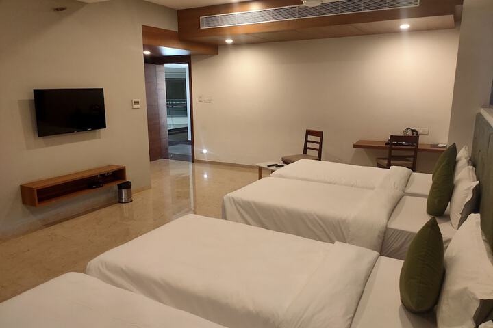 Room 17 of 32