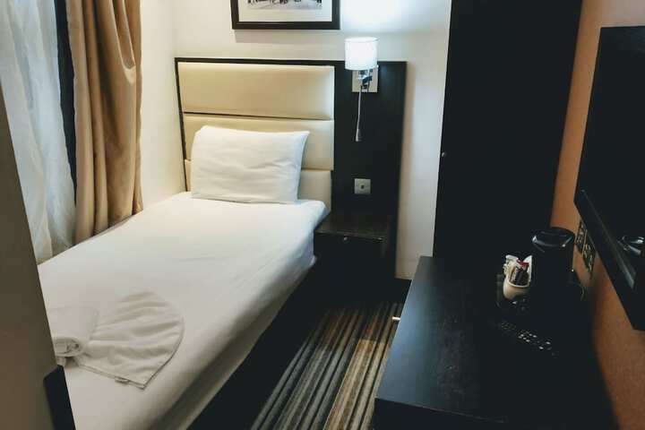 Room 22 of 79