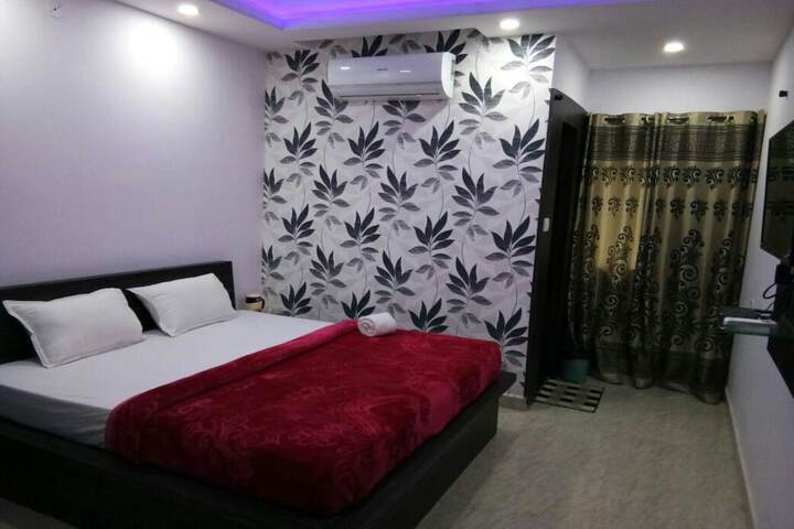 Room 14 of 30